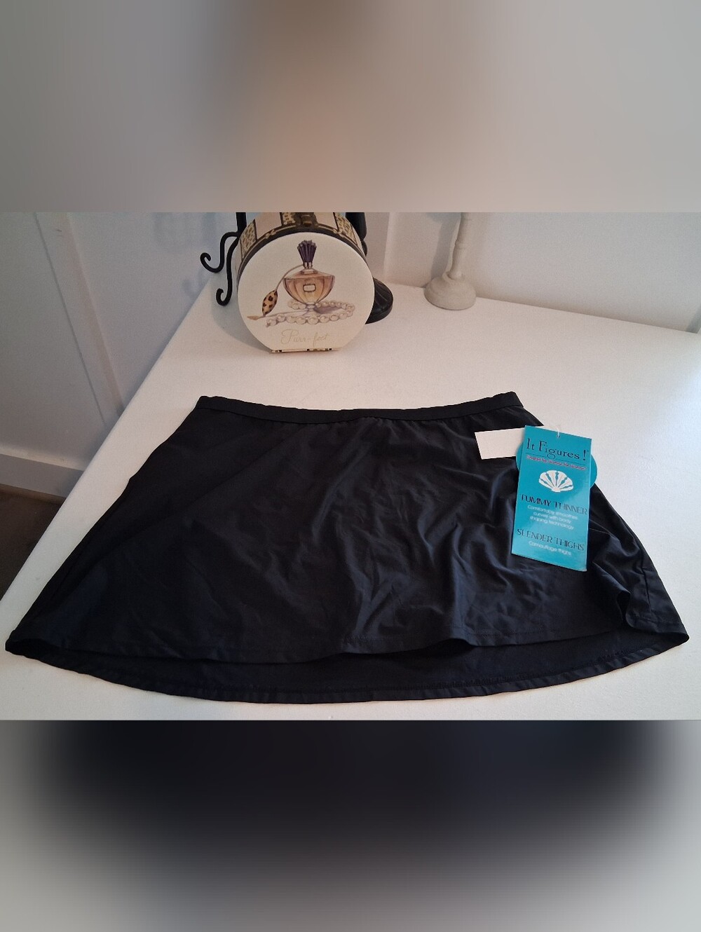 It Figures! Black Women's Tummy Thinner Swim Skort Sz 14 NWT